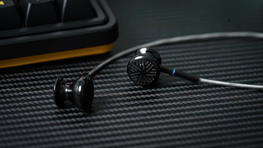 FiiO FF3 有線イヤホン　ブラック Amazon.co.jp: FiiO FF3 Black【国内正規店販売品】ベリリウム